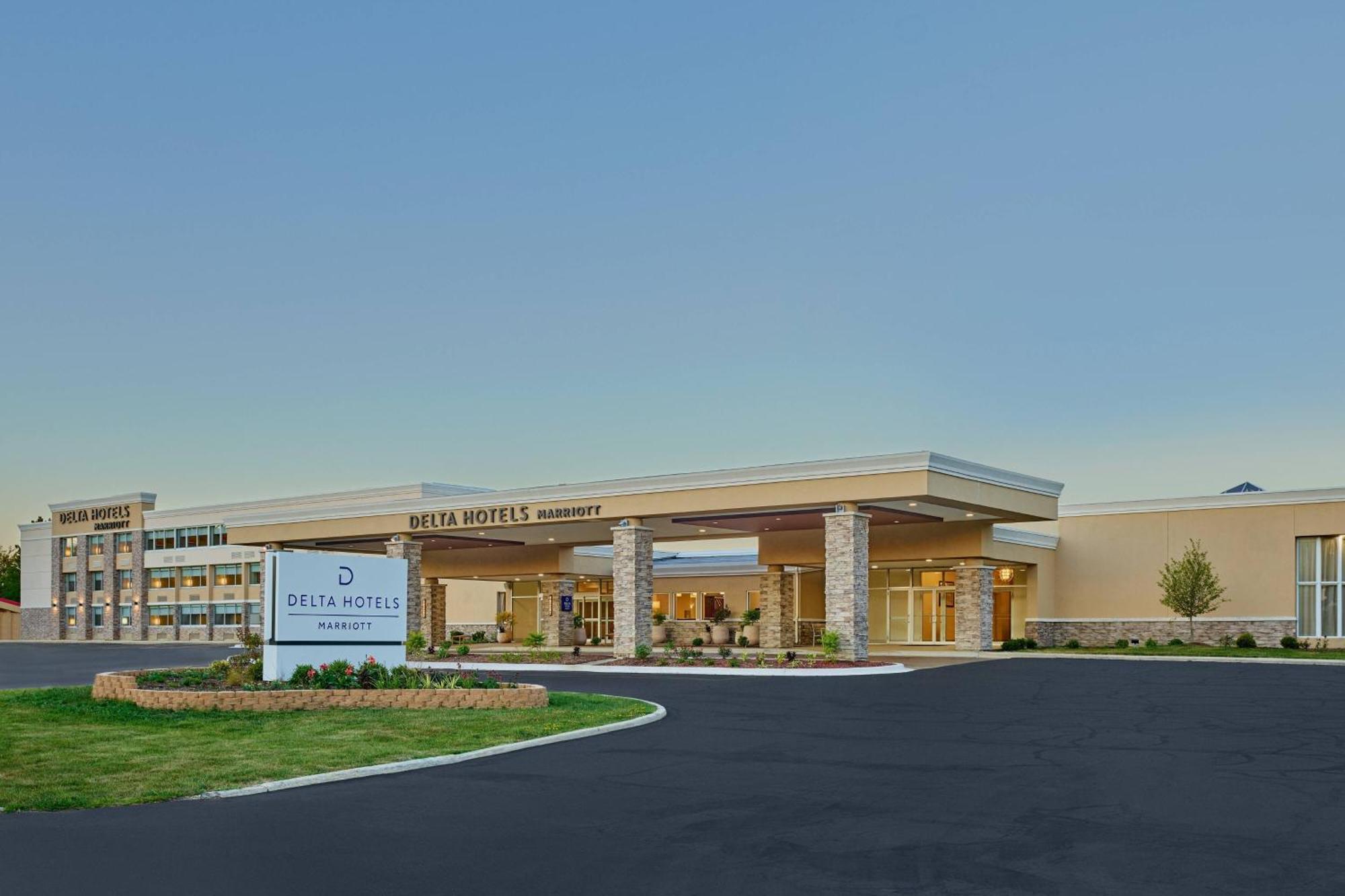 Delta Hotels By Marriott Chicago Willowbrook Exteriör bild