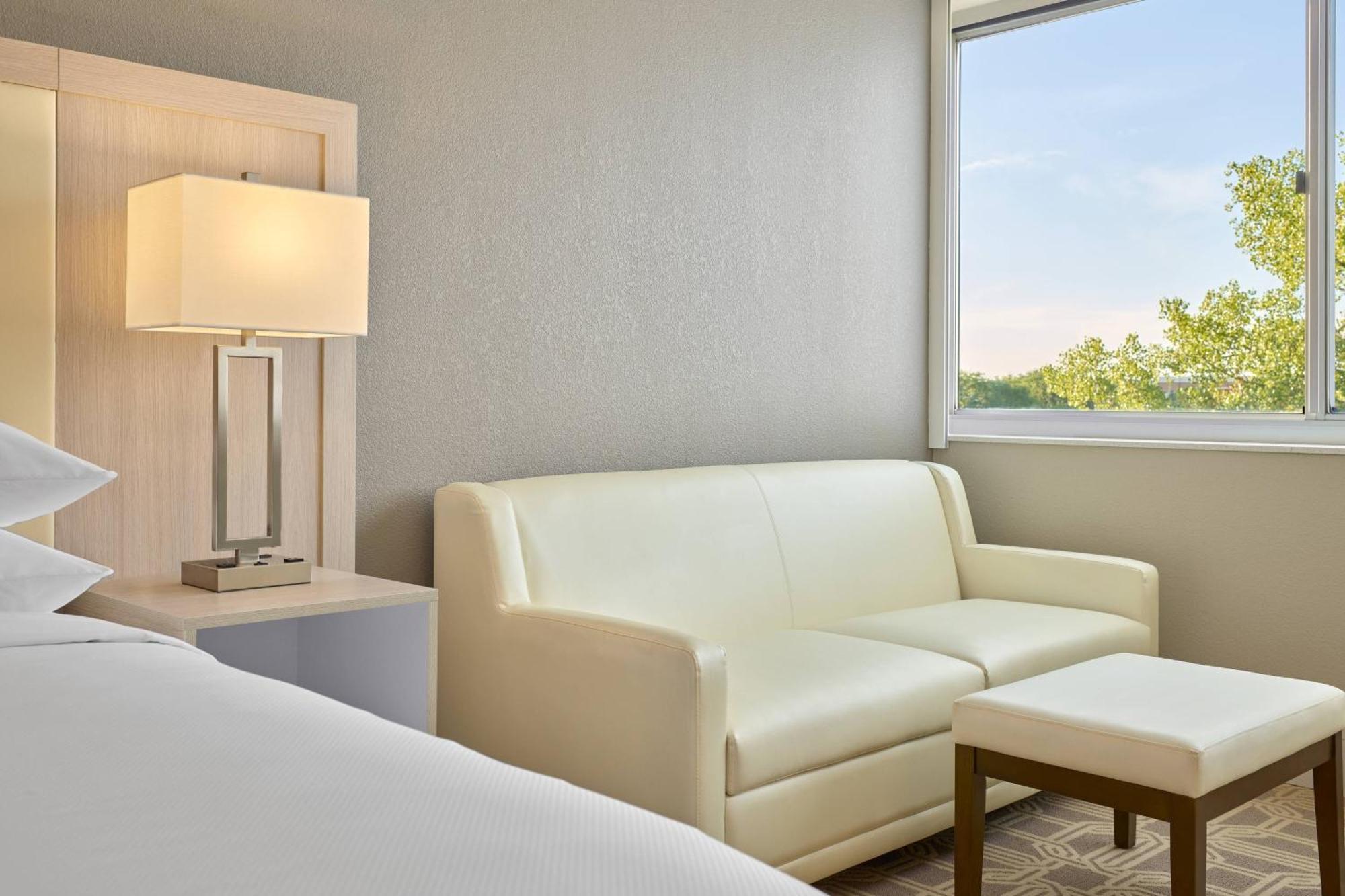 Delta Hotels By Marriott Chicago Willowbrook Exteriör bild